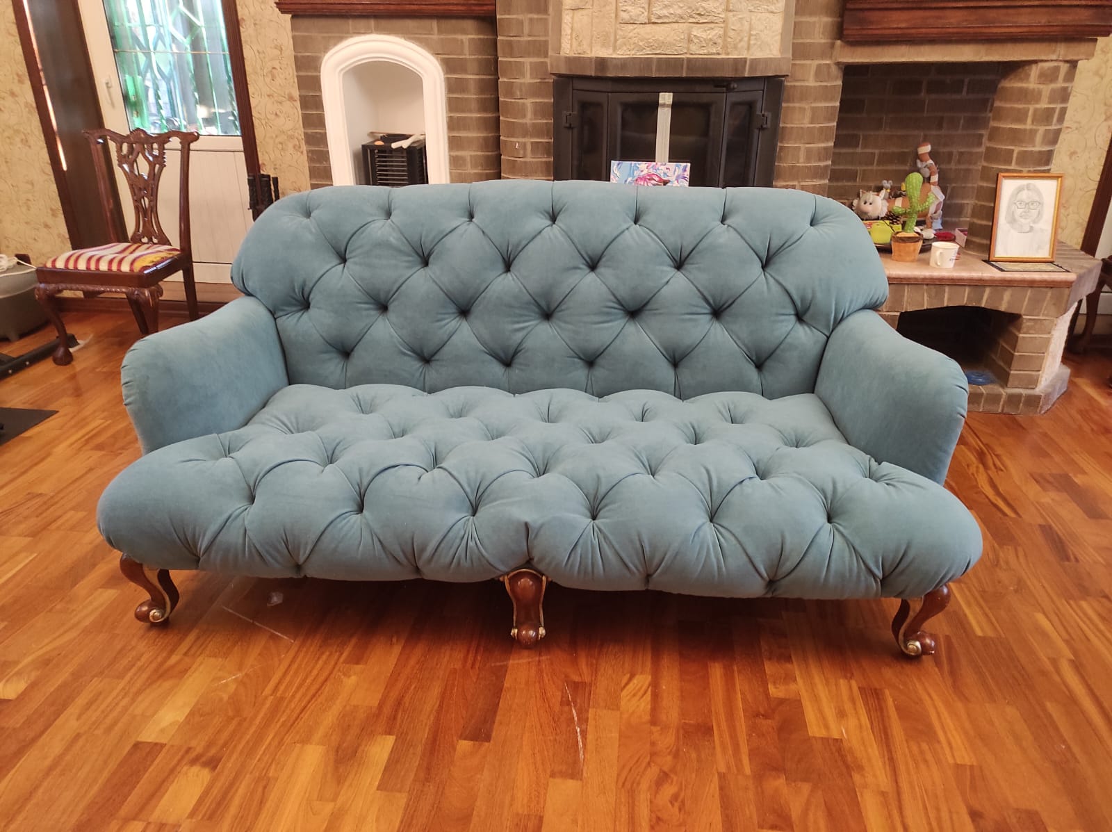 Перетяжка дивана. Площадь Ильича